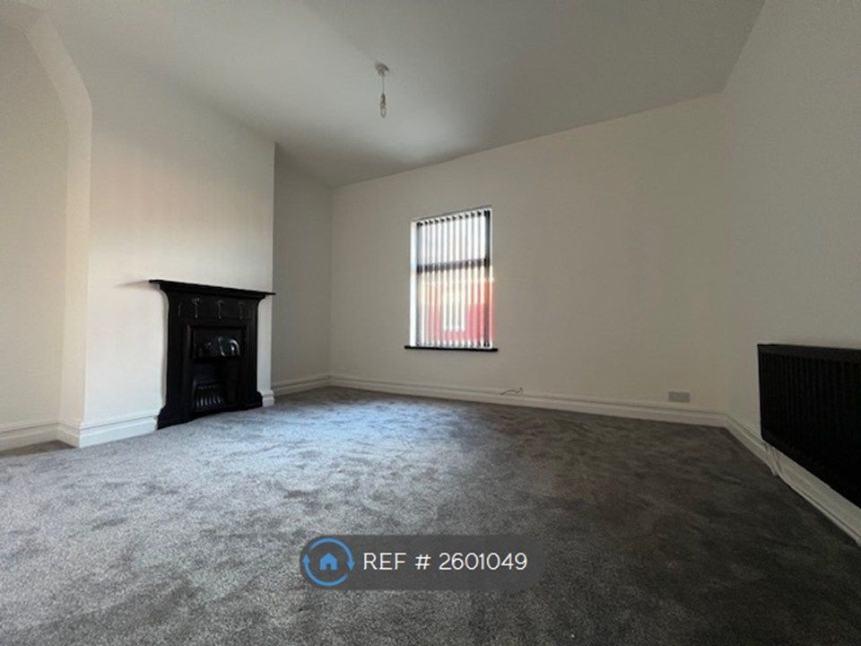 Property photo 1 of 17 Main Bedroom