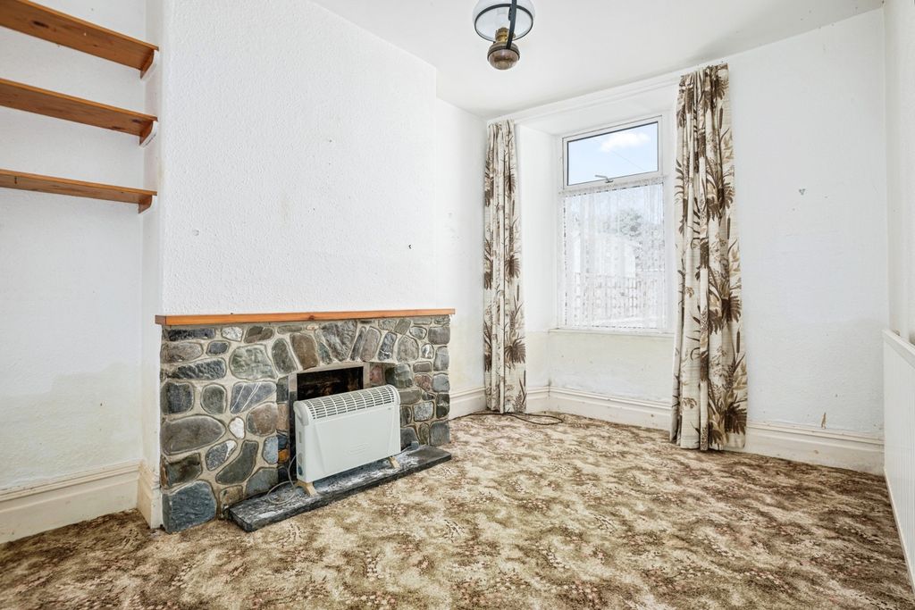 Property photo 2 of 19 Pbox-Img.Jpg