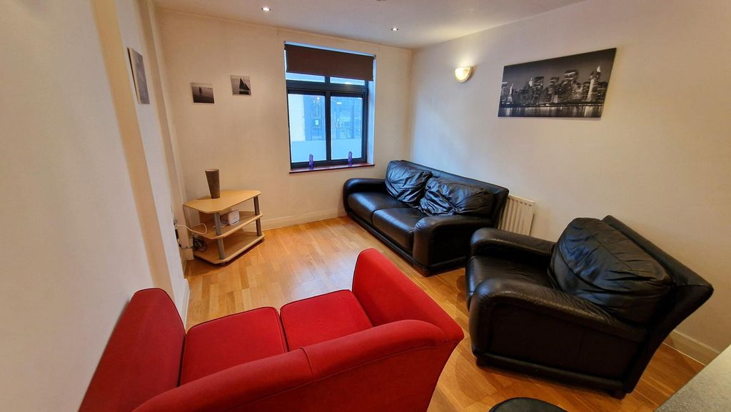 Property photo 3 of 30 Living Room