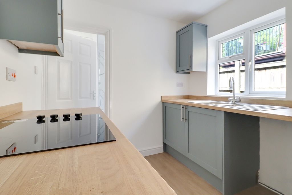 Property photo 2 of 18 Kitchen-I-2