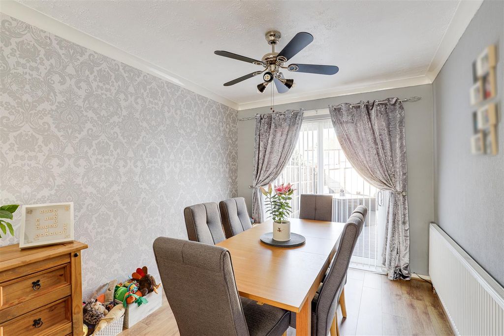 Property photo 2 of 20 5700.Jpg