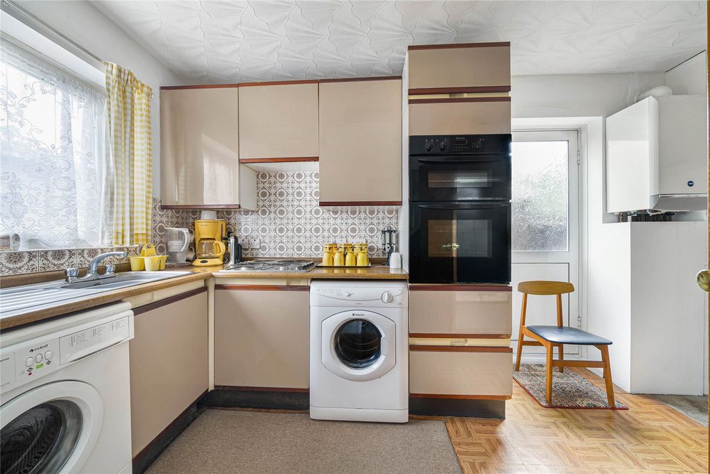 Property photo 3 of 22 Kitchen