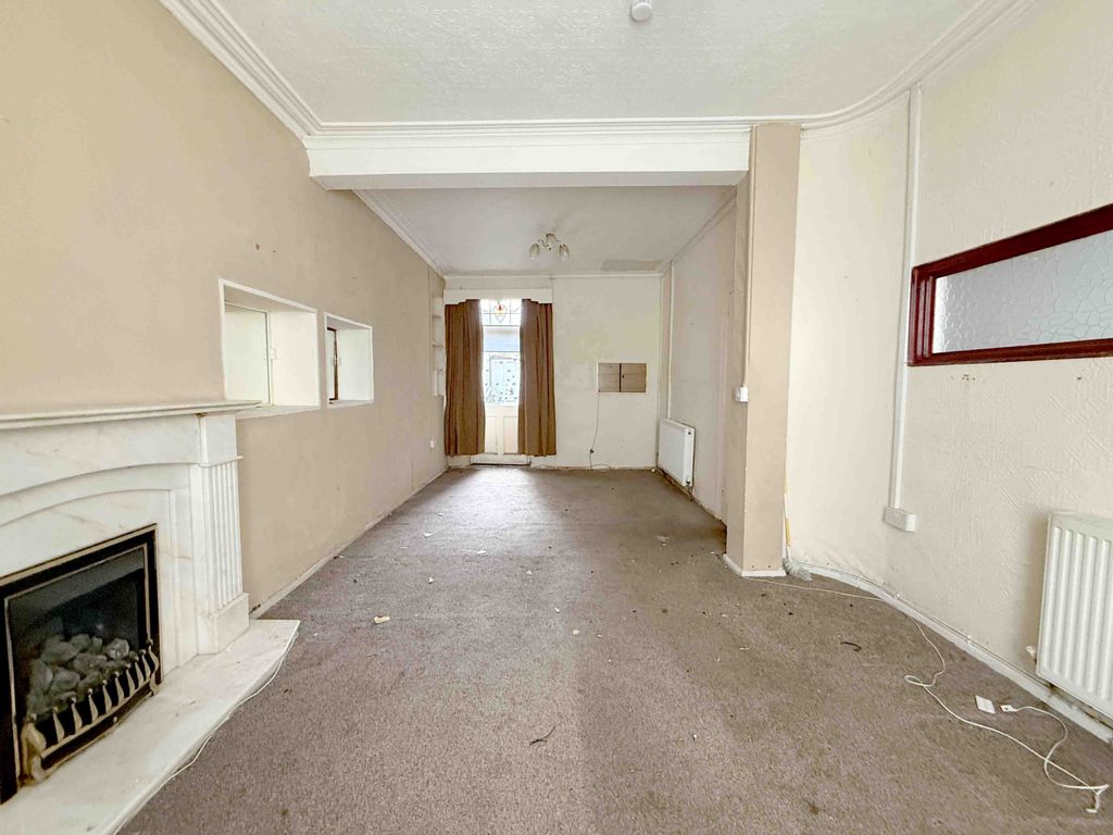 Property photo 3 of 11 Gallery