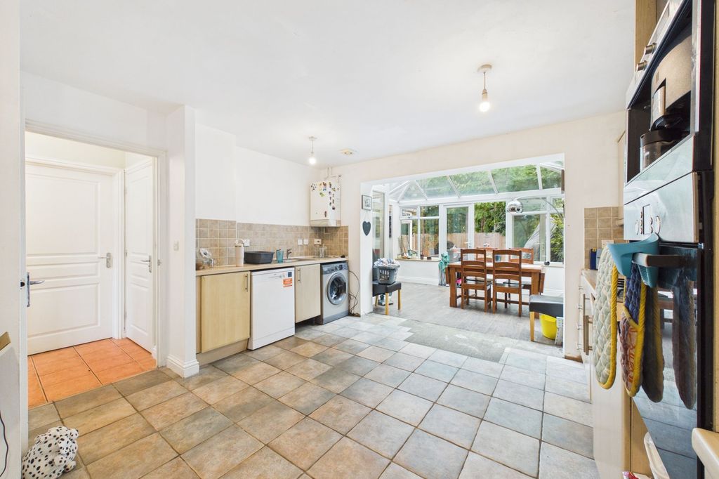 Property photo 2 of 25