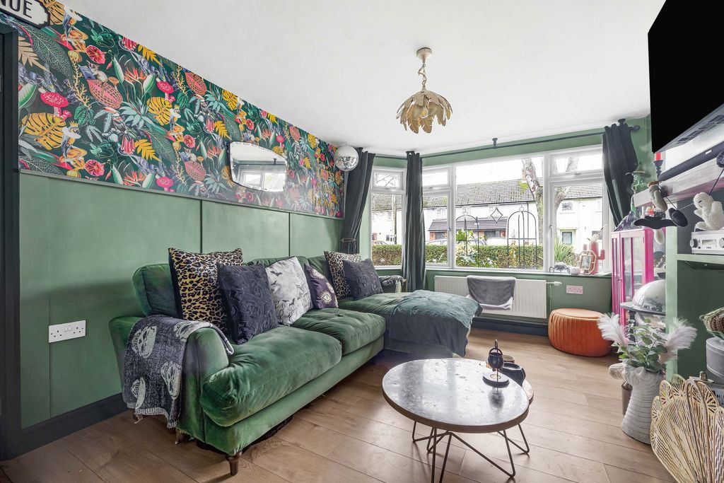 Property photo 3 of 17