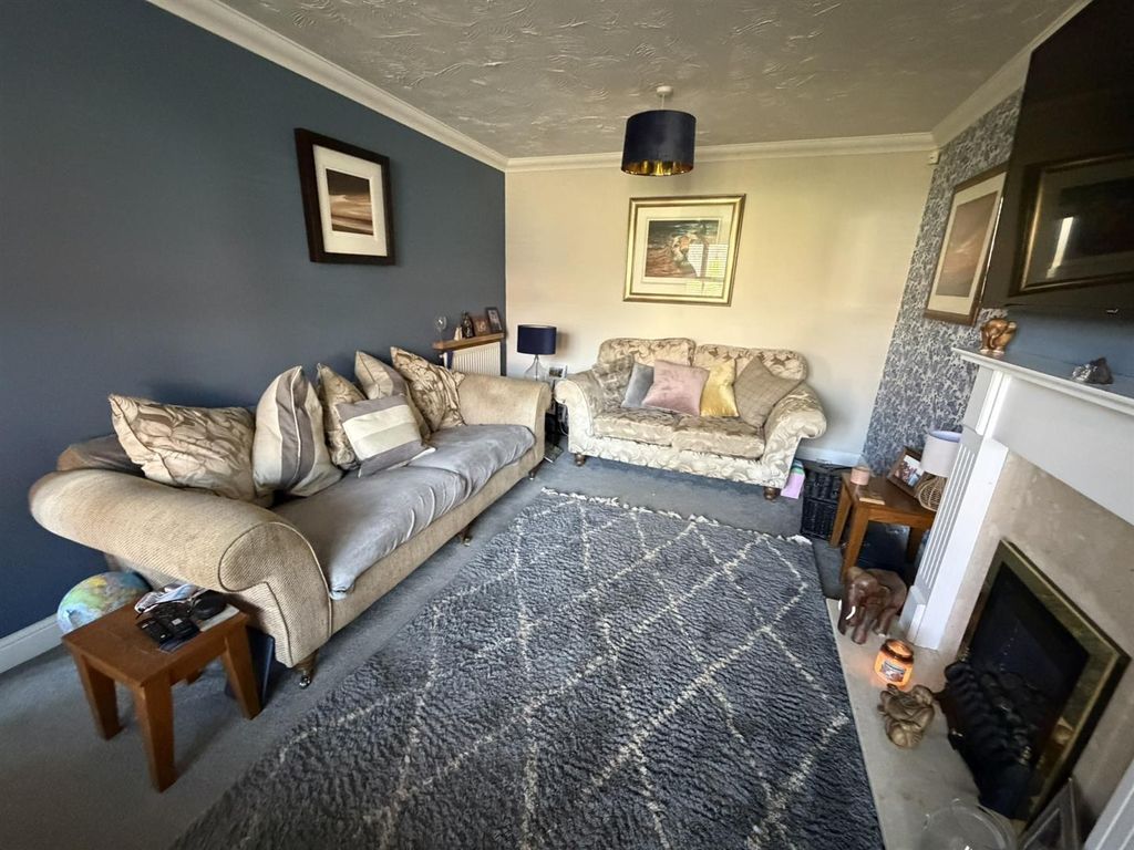 Additional image 9 of 5 bed property for saleNightingale Close, Daventry NN11