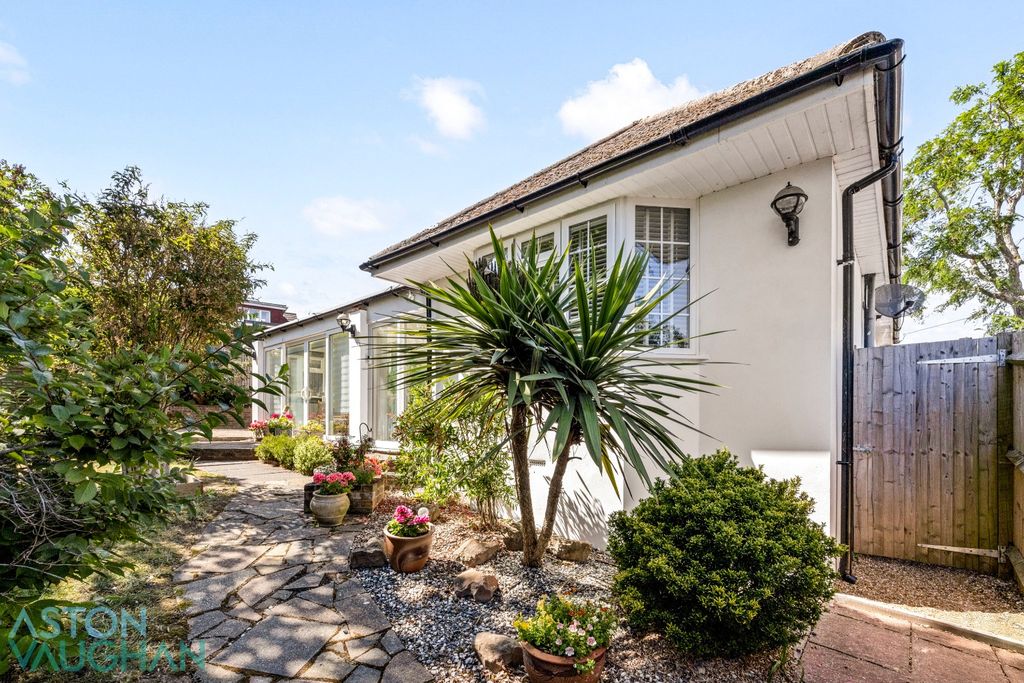 Property photo 1 of 18 5297690