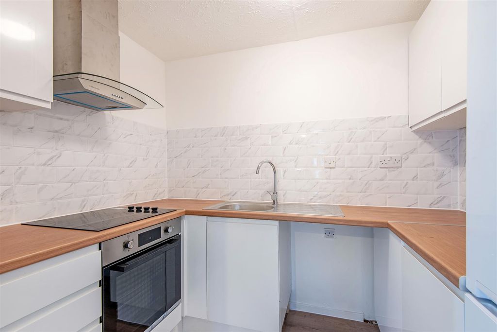 Property photo 3 of 9 53849 Hi Res (5).Jpg