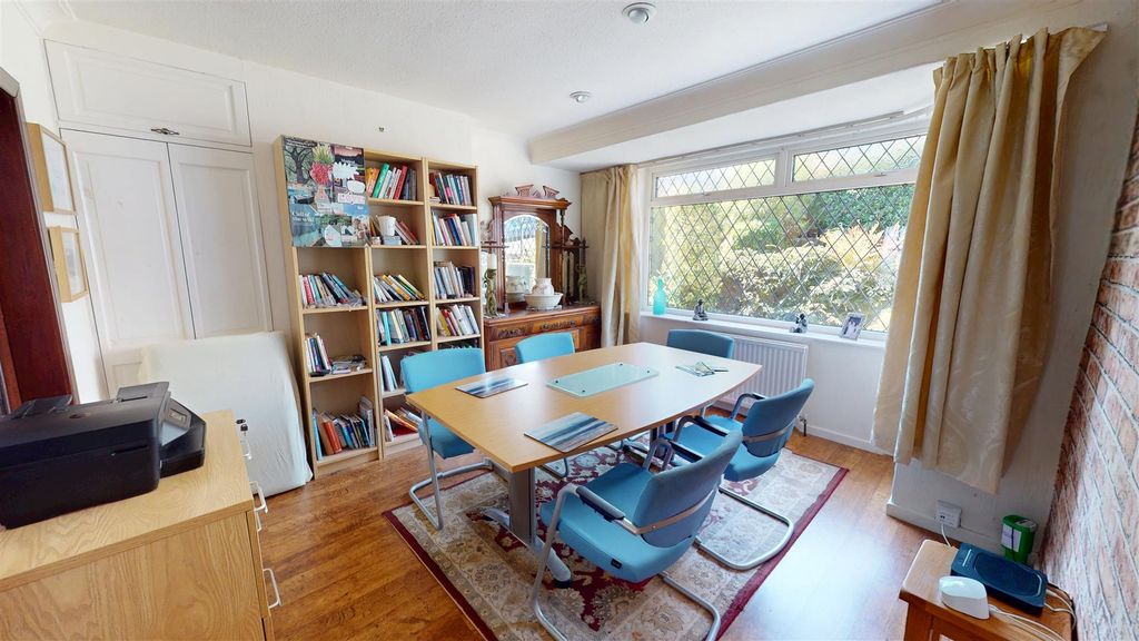 Property photo 3 of 21 Dining Room