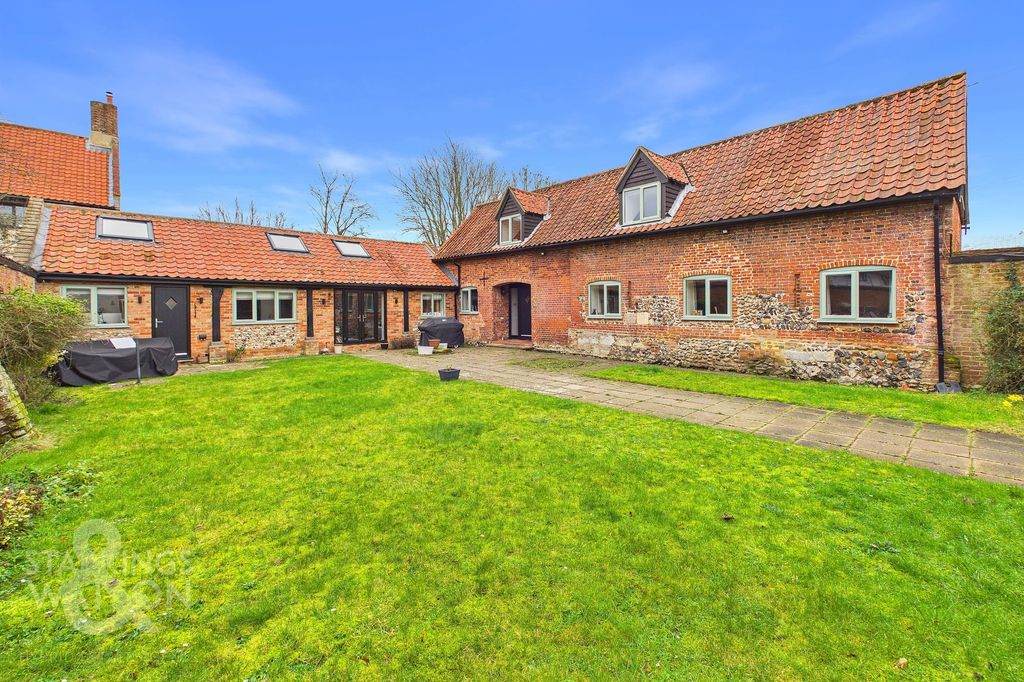 Property photo 2 of 32