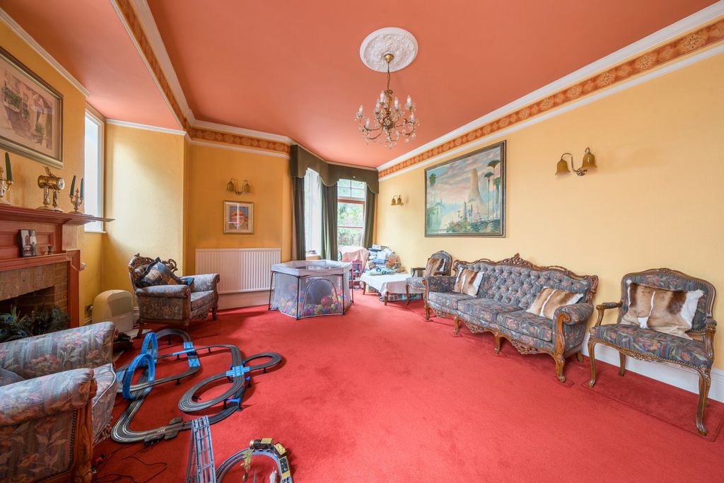 Property photo 3 of 24 1295874-27-682B0B...