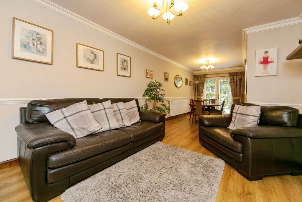 Property photo 3 of 17 Photo
