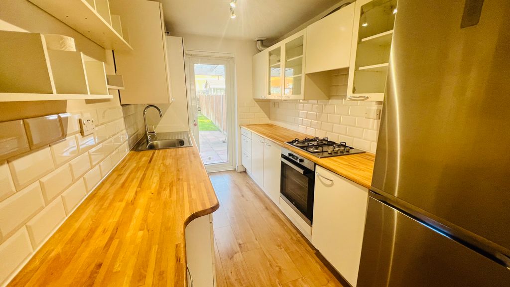 Property photo 2 of 16 Kitchen