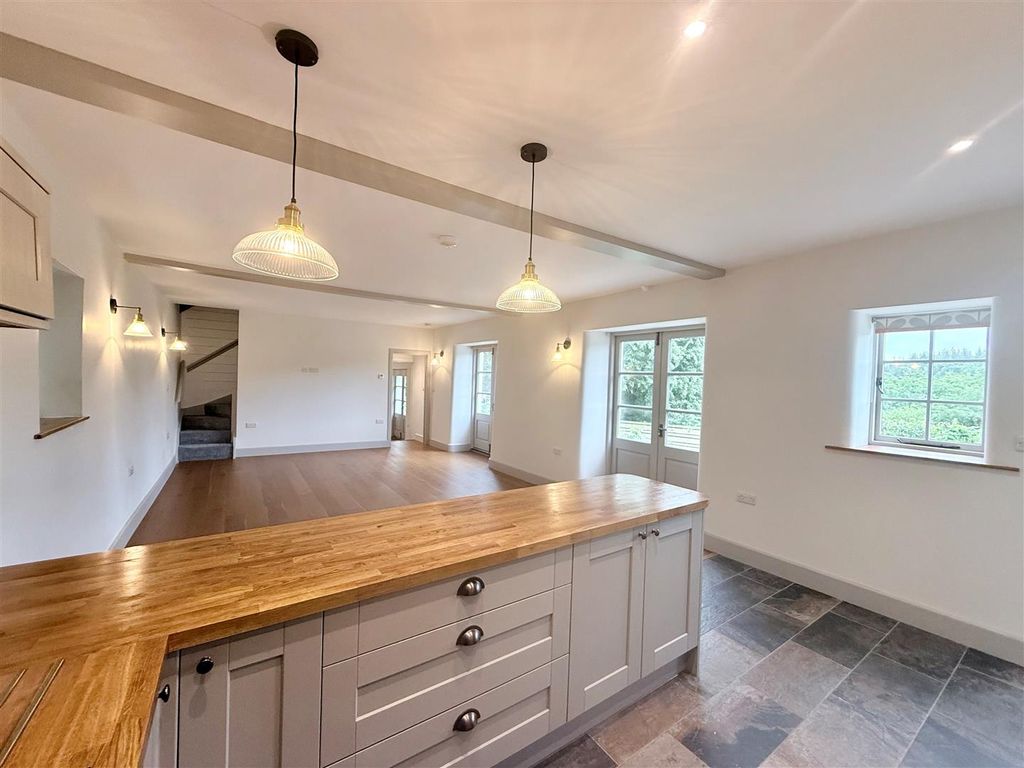 Property photo 3 of 10 2.Jpg