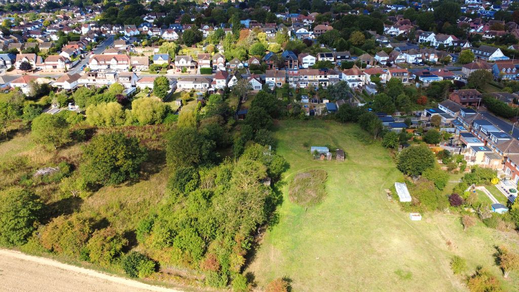 Property photo 3 of 33