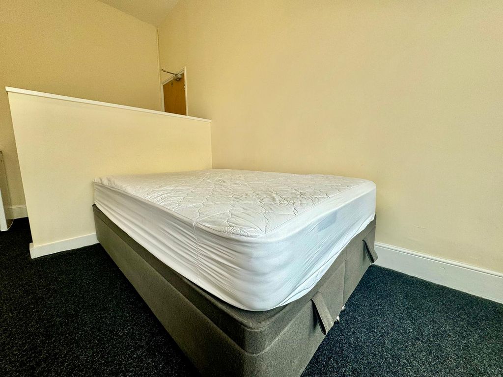 Property photo 3 of 6 Image