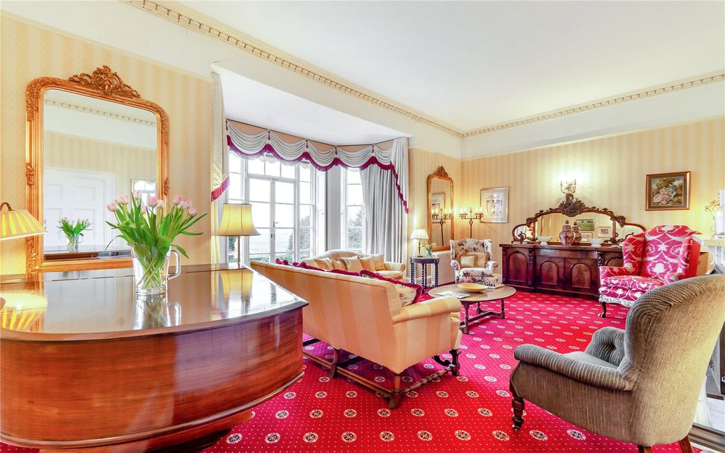 Property photo 3 of 27 Drawing Room