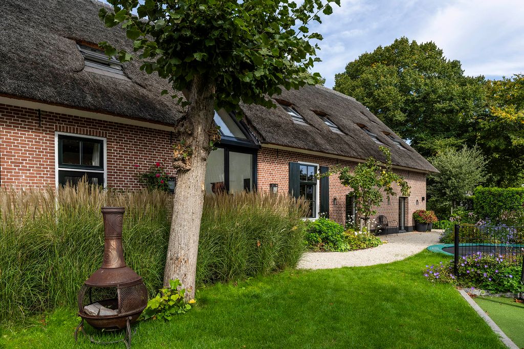 Property photo 2 of 55