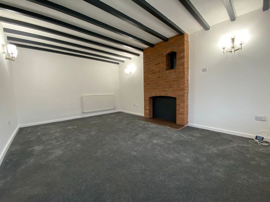 Property photo 3 of 13 Lounge
