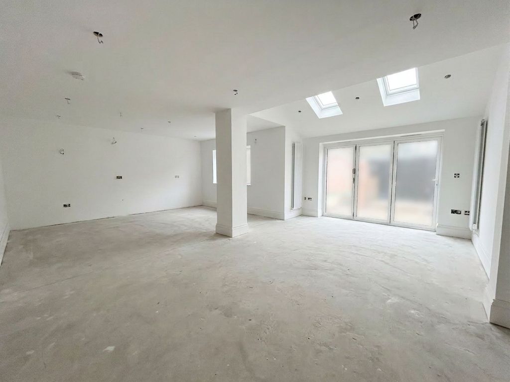 Property photo 2 of 8 Kitchen/Breakfast Room