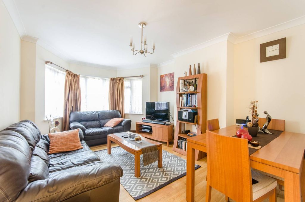 Property photo 2 of 9