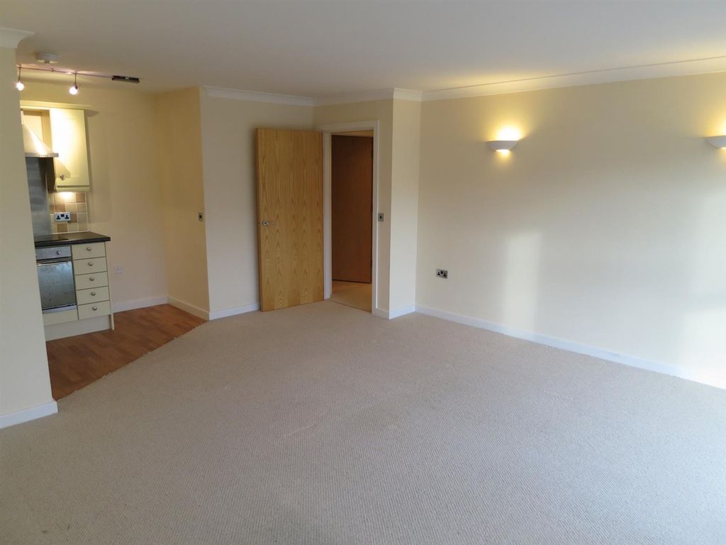 Property photo 3 of 9 2.Jpg