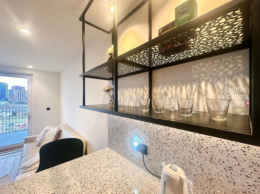 Property photo 3 of 10 1-1674.Jpg