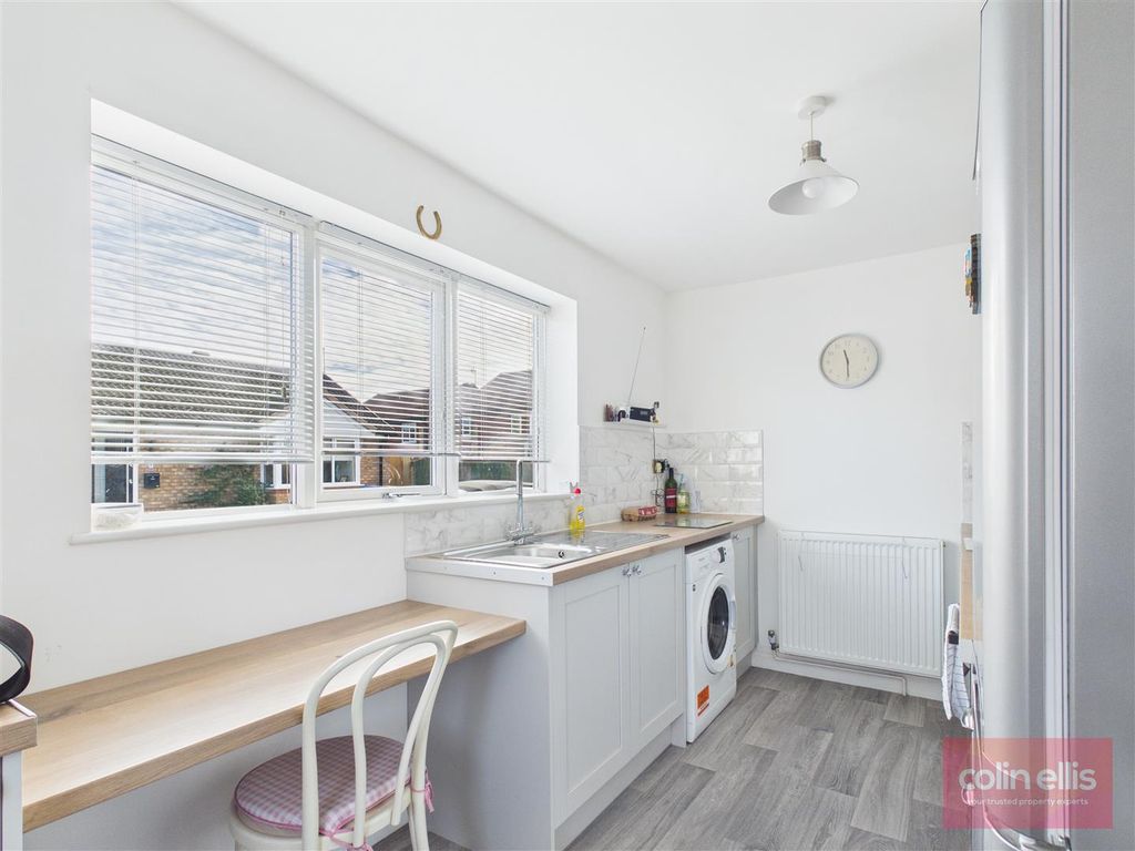 Property photo 3 of 12 Cam05075G0-Pr0290-Still003.Jpg