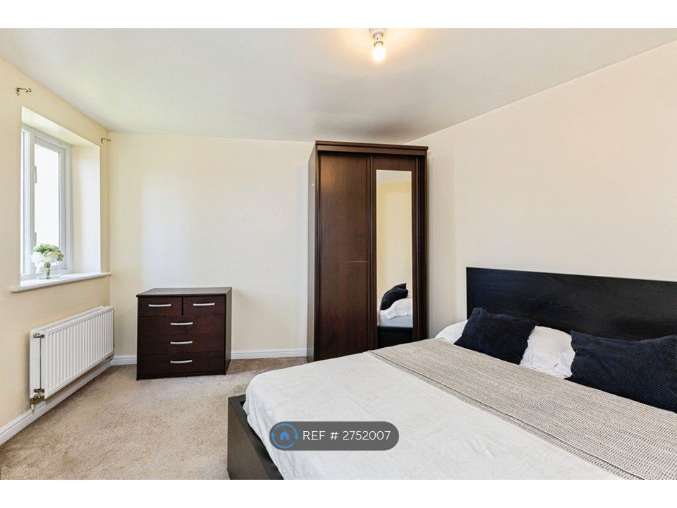 Property photo 2 of 35