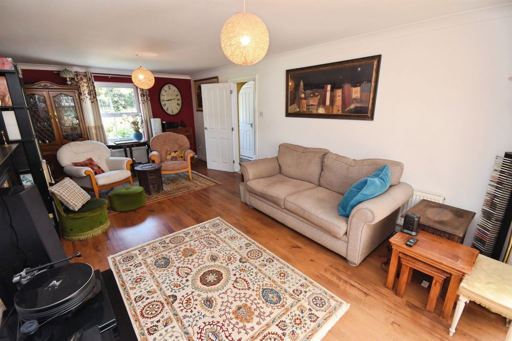 Property photo 2 of 17