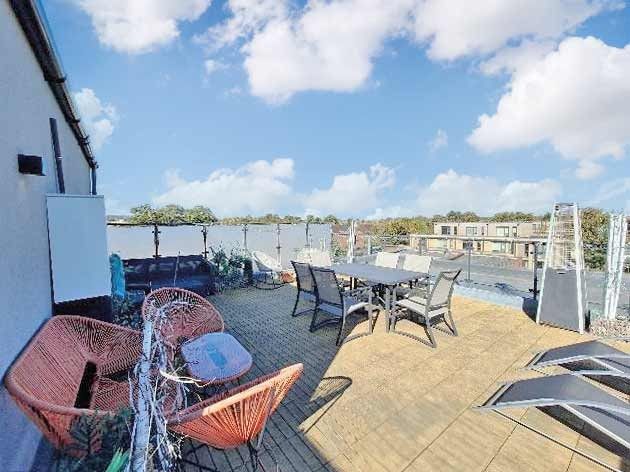 Property photo 3 of 4