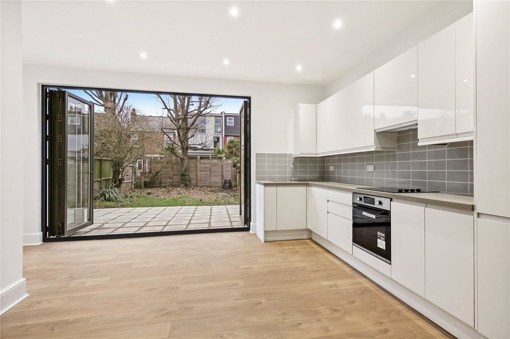 Property photo 3 of 15 Picture No. 20