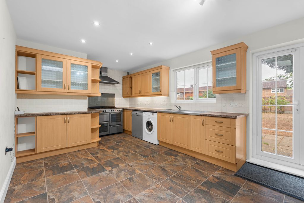 Property photo 2 of 16