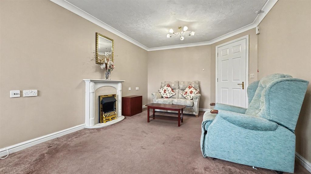 Property photo 2 of 7 Lounge