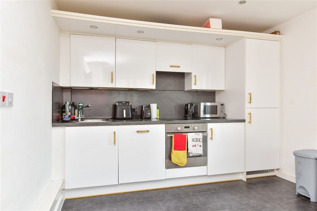 Property photo 3 of 13 Lounge/ Kitchen/ Diner