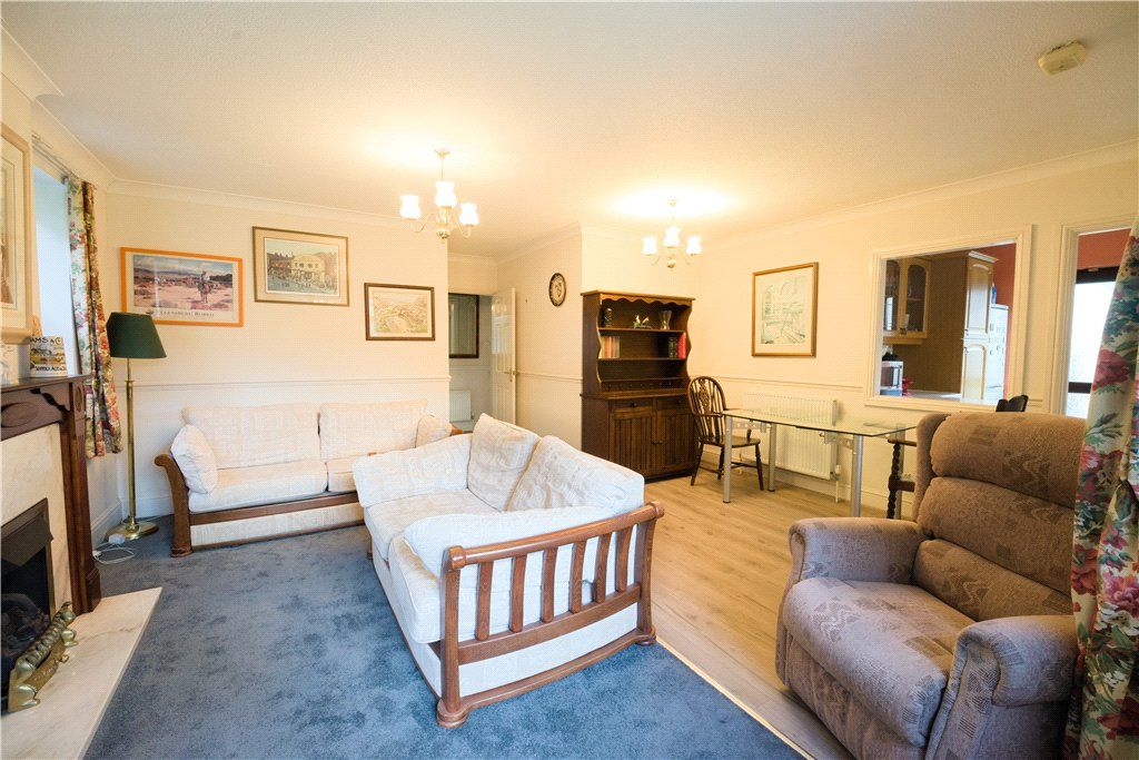 Property photo 3 of 19 Sitting/Dining Room