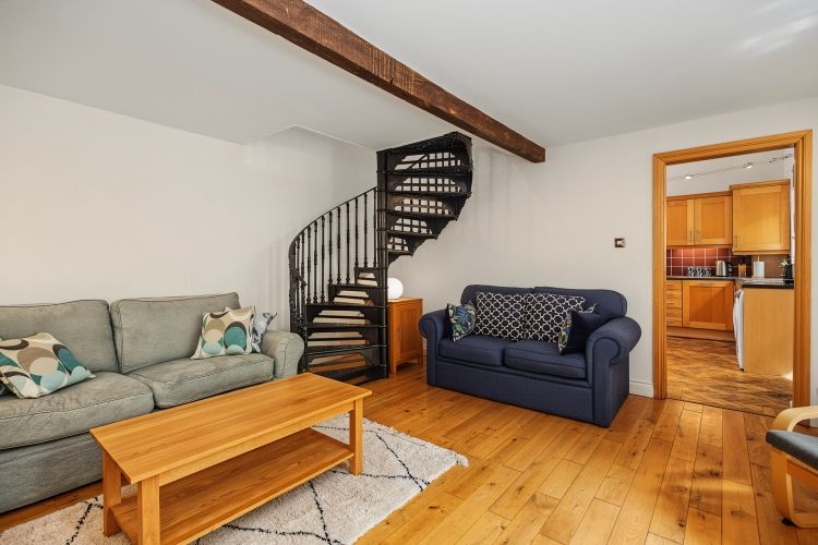 Property photo 1 of 10 335896