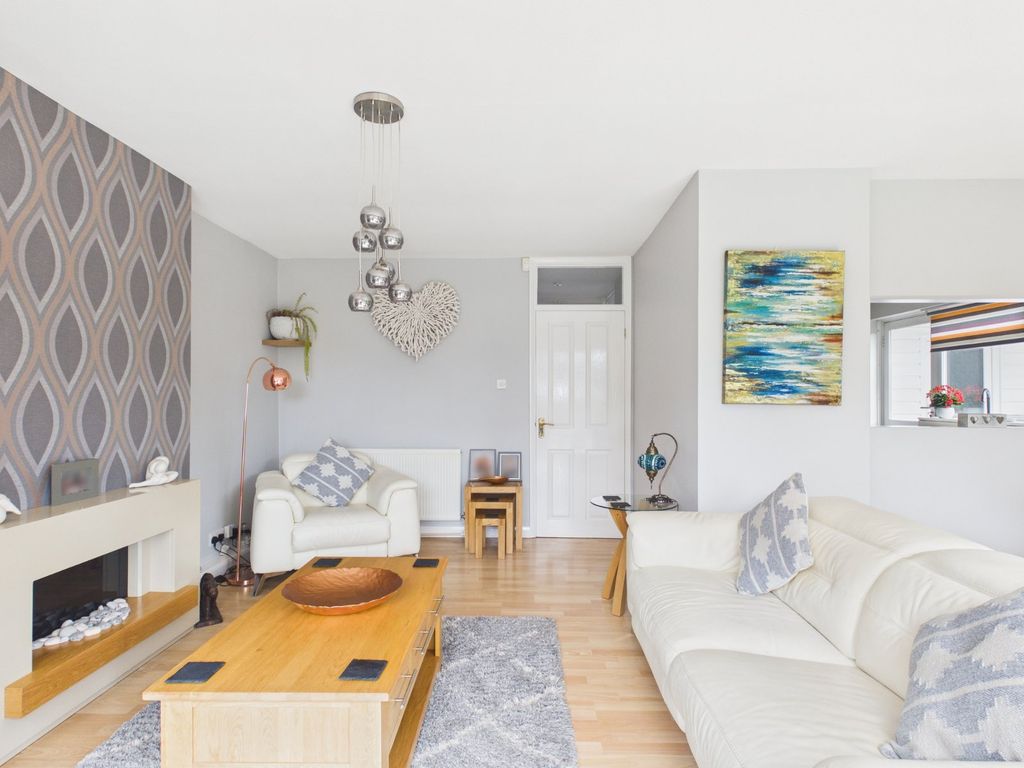 Property photo 3 of 23 Living Room