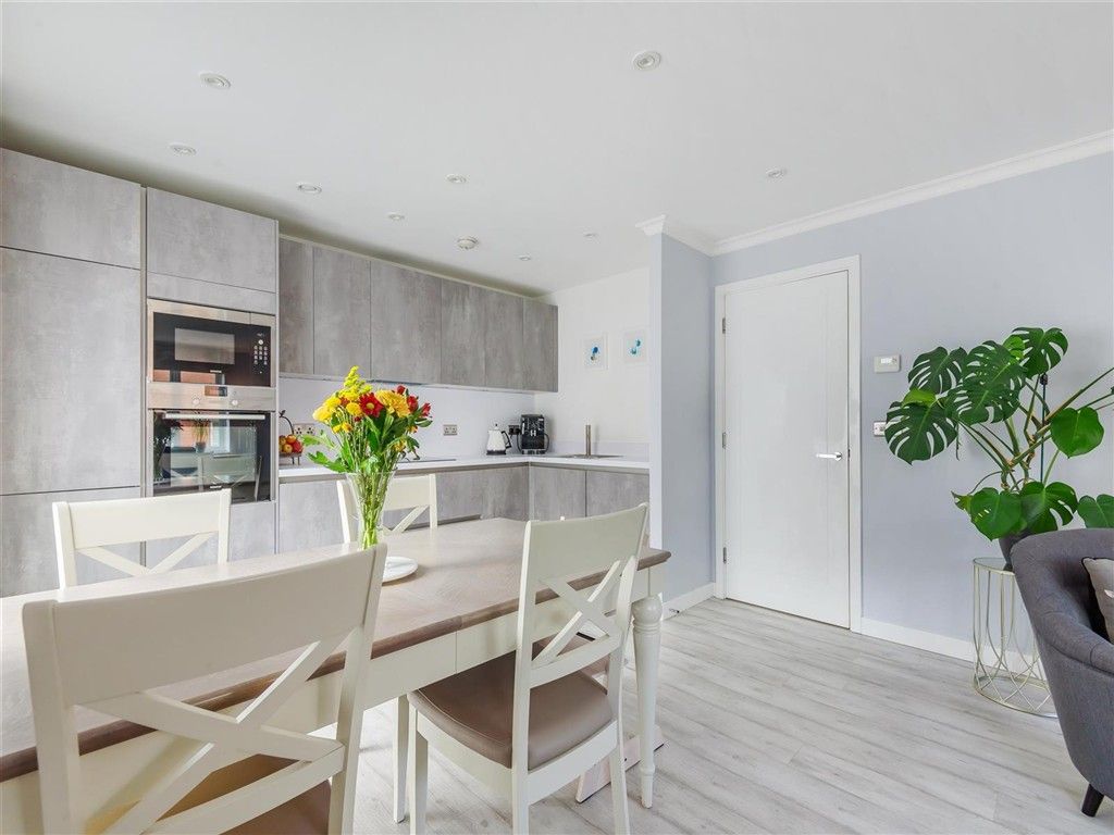 Property photo 1 of 11 Dining Area