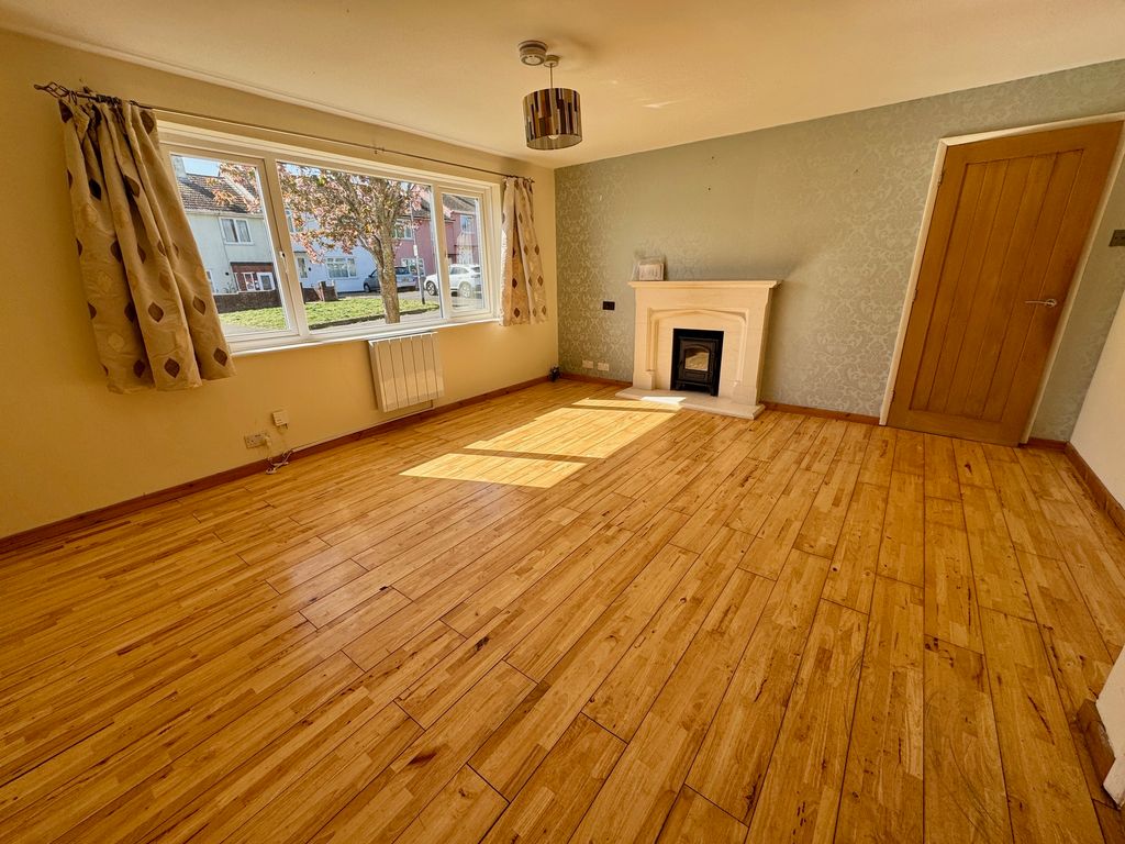 Property photo 3 of 13 Image