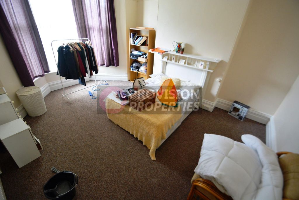 Property photo 2 of 16 Photo
