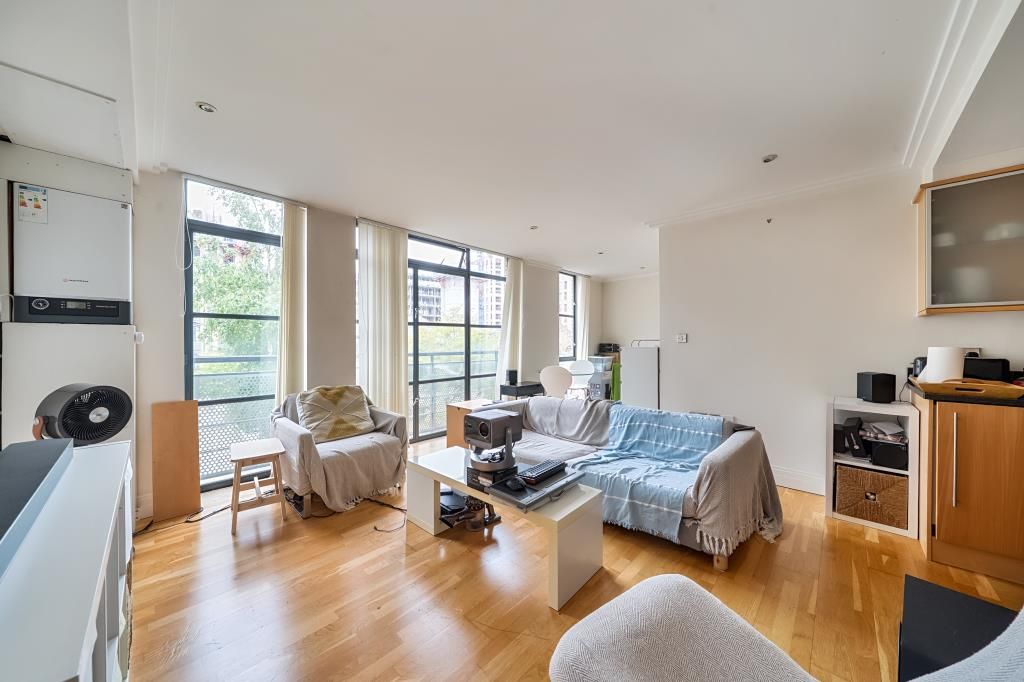 Property photo 1 of 14 Living Room