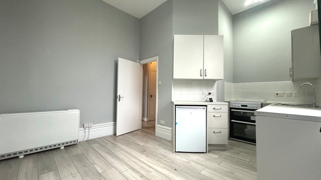 Property photo 3 of 5 Picture No. 02