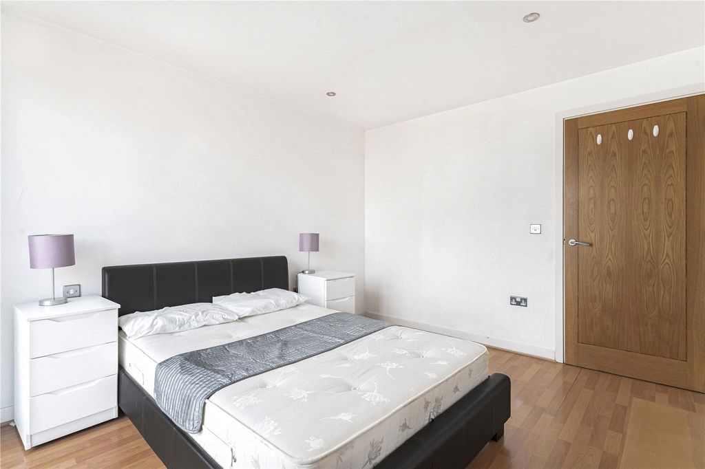 Property photo 3 of 15 Bedroom