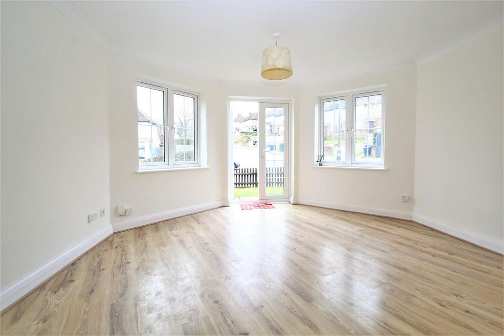 Property photo 2 of 10 Img_3853.Jpg