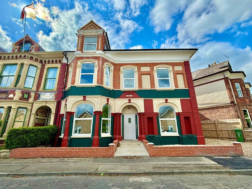 Property photo 1 of 13
