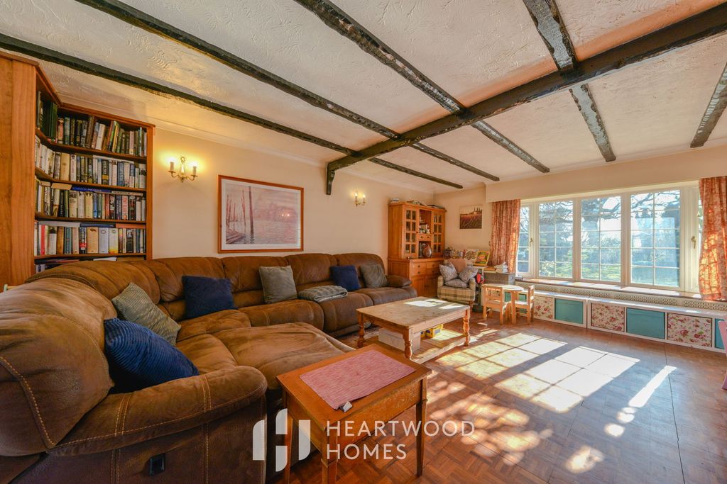 Property photo 3 of 36