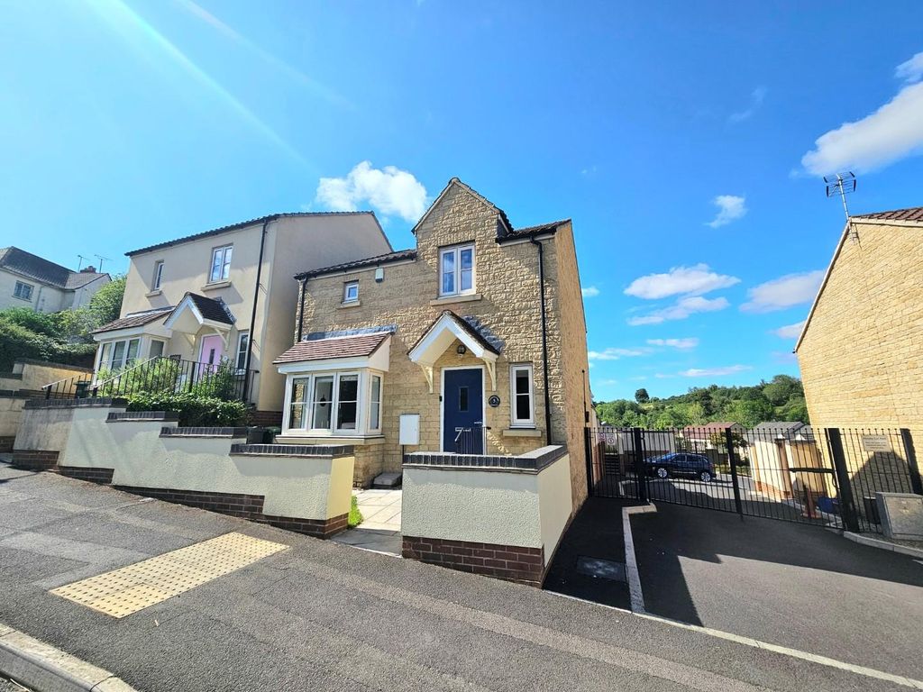Property photo 1 of 24 5 Wortley Road.Jpg
