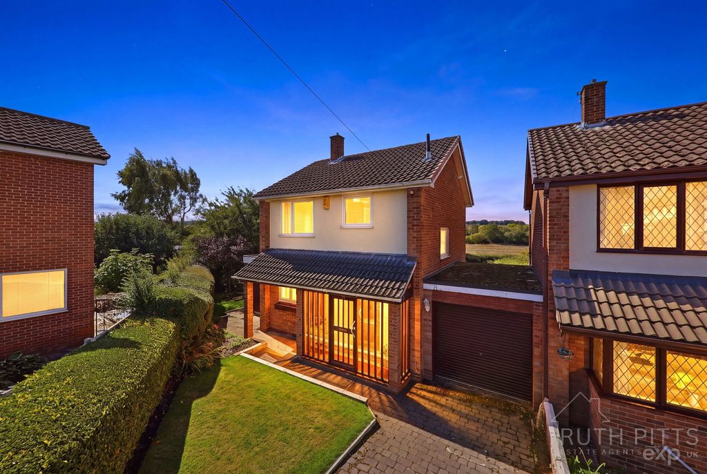 Property photo 3 of 33