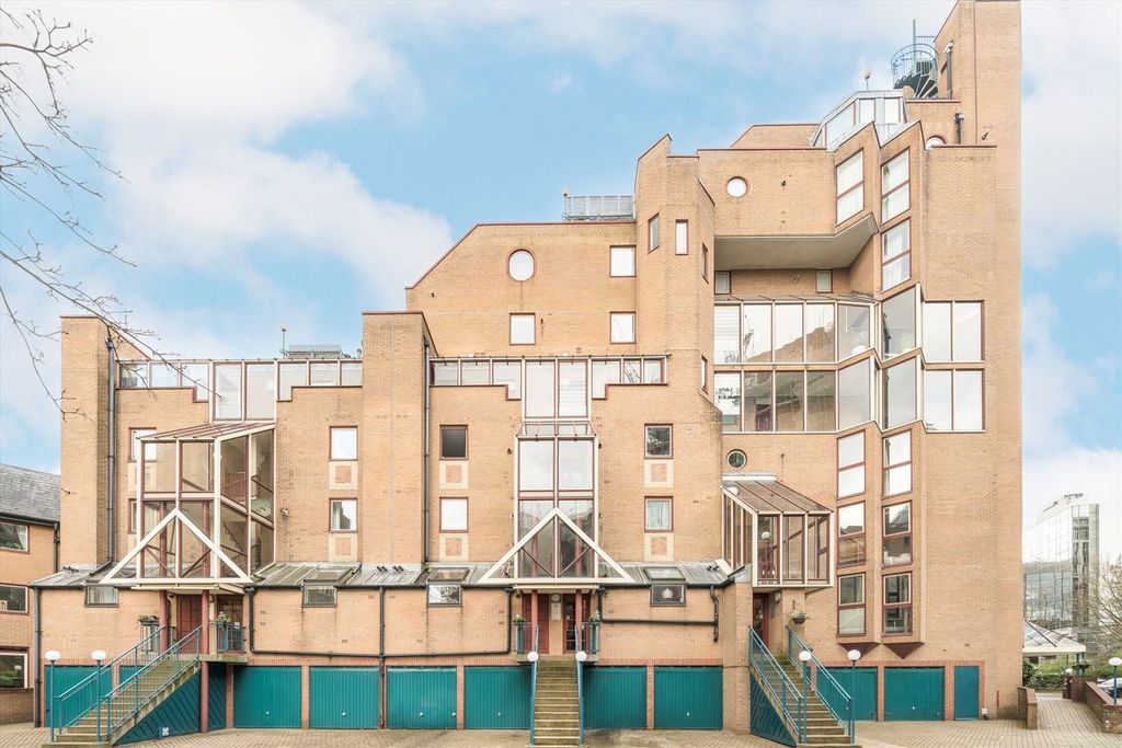 Property photo 1 of 5